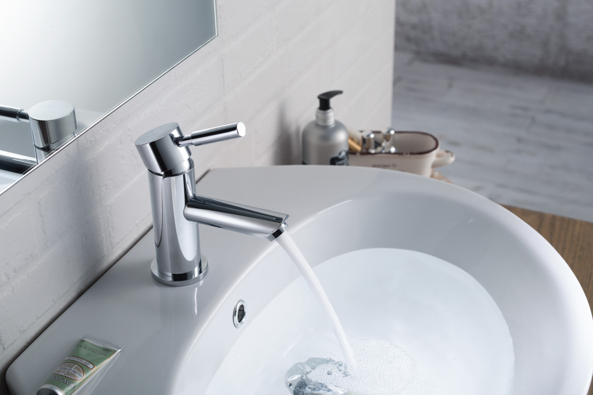 round single hole faucet