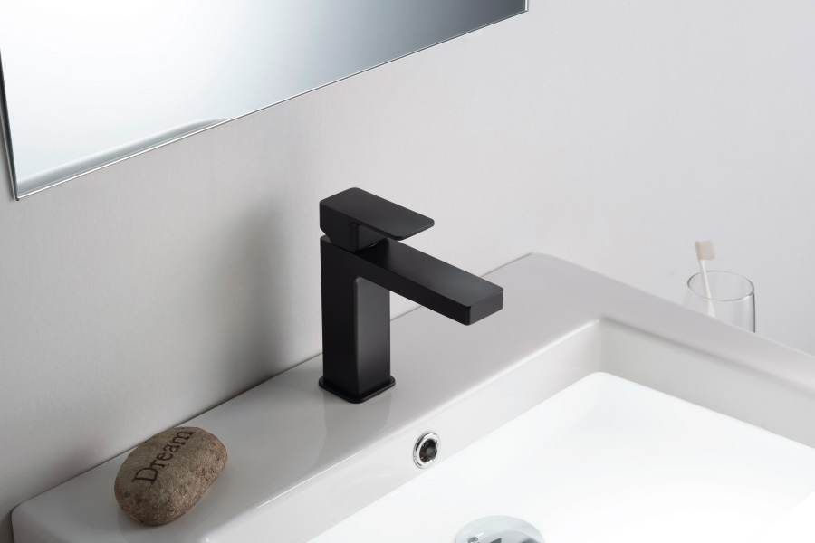matte black single hole faucet