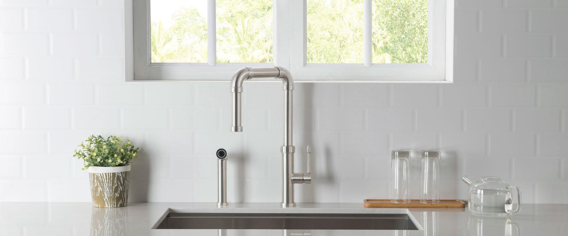 Kitchen Faucet With Side Spray